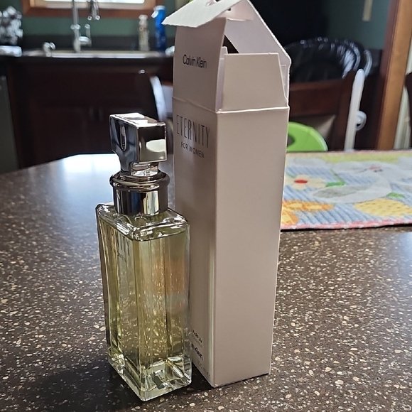 Calvin Klein Eternity for Women Perfume - Classic Gold - Picture 4 of 6